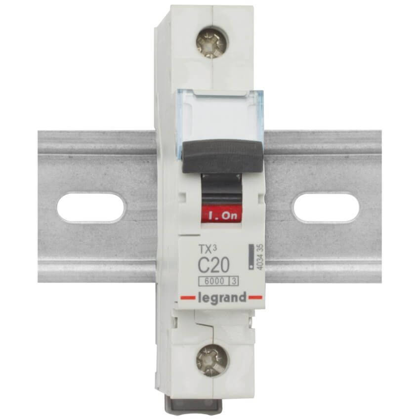 Legrand TX³ Leitungsschutzschalter 20 A 1‑polig C‑Charakteristik – 6 kA, 230/400 V AC, IP20, 17,7 mm, Schnell‑DIN‑Schiene, rote/grüne Schaltstellungsanzeige & Beschriftungsfenster