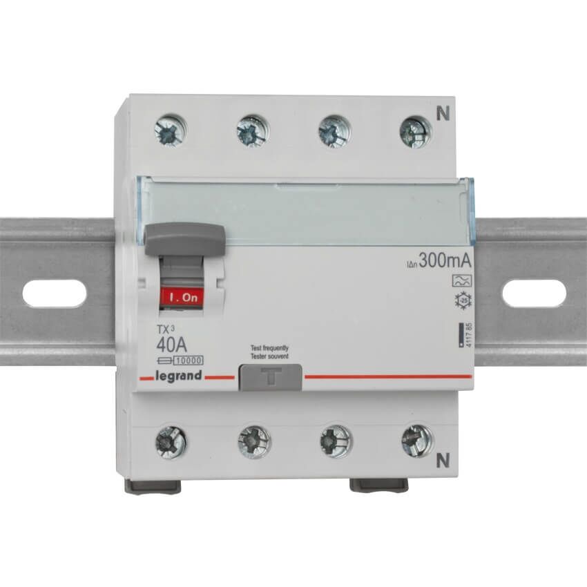 Legrand LEXIC TX³ – 4‑poliger FI‑Schutzschalter 40 A • 30 mA Typ A • 400 V/50 Hz • 10 kA & 3 kA Stoßstromfest • Schnell‑Hutschienenmontage • rot/grüne Schaltanzeige